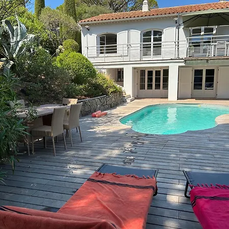Trimaran Villa