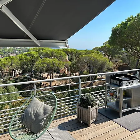 Trimaran Villa